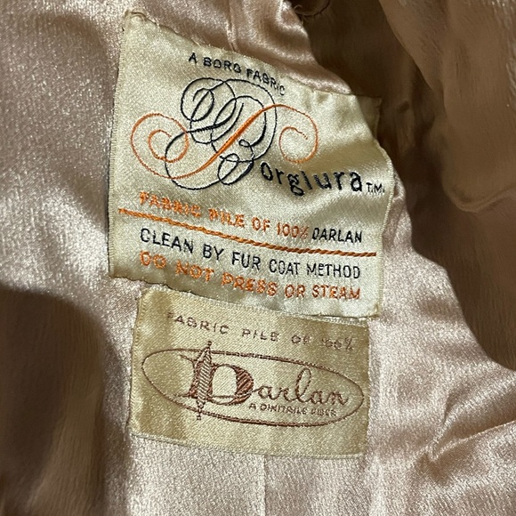 Vintage 1950’s Faux Fur Coat made of Darlan by Strawbridge and Clothier. - Picture 3 of 7